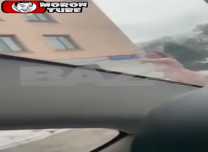Video :Officer, arrest me or I'll arrest you!